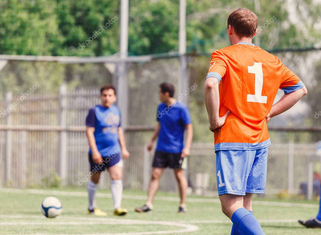 Herrenmannschaft des SV Klausheide vor einem Punktspiel.